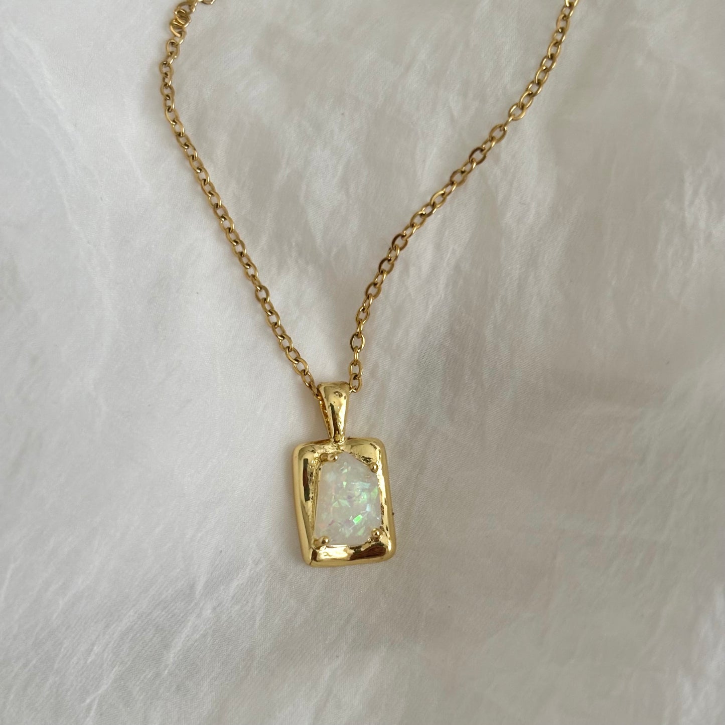 Halo chain