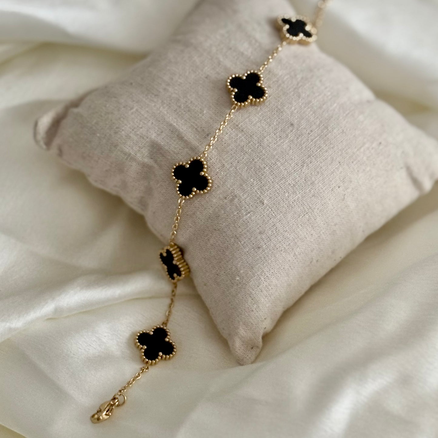 Clover bracelet - black