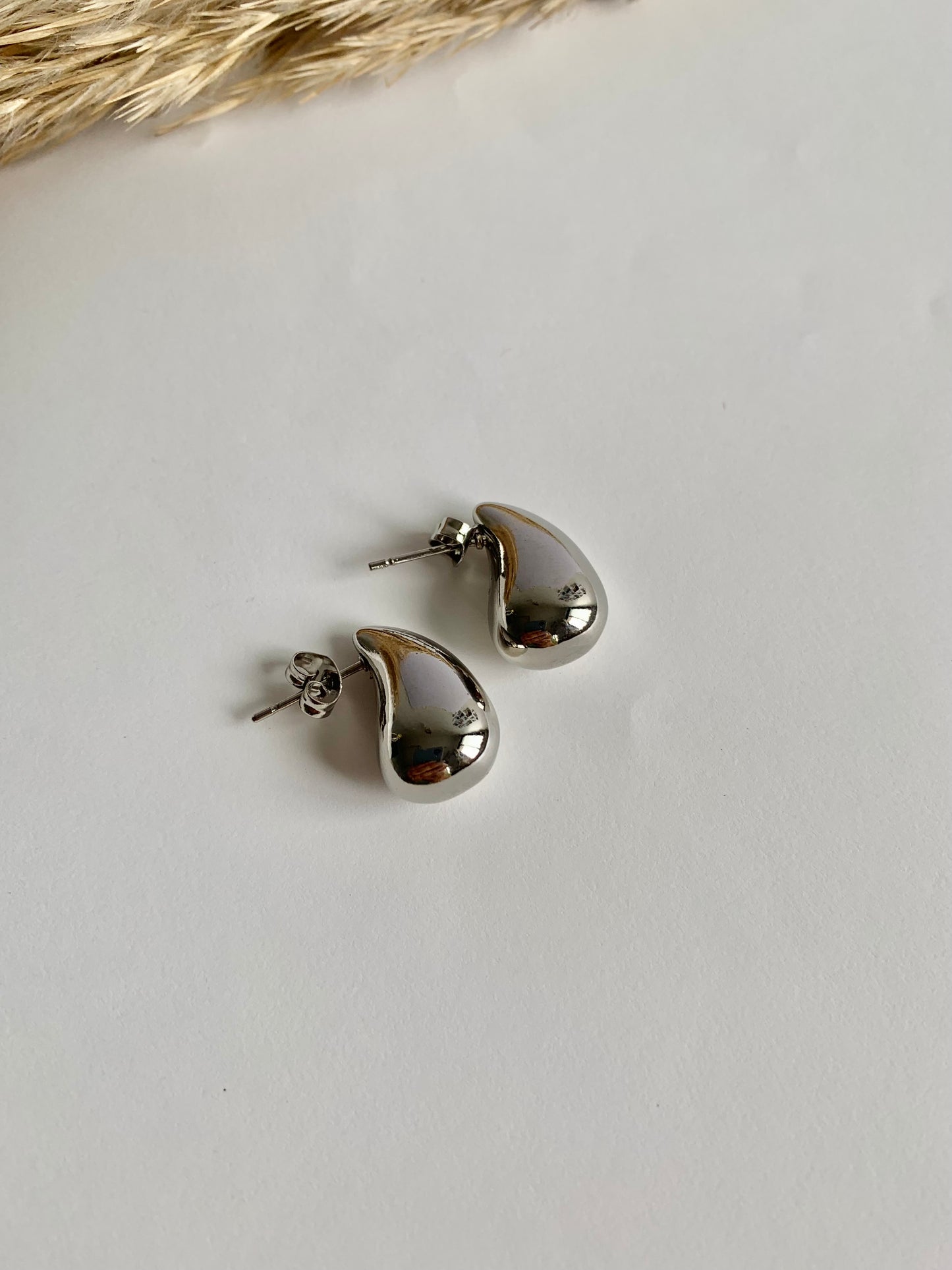 Kay drip earrings (mini)