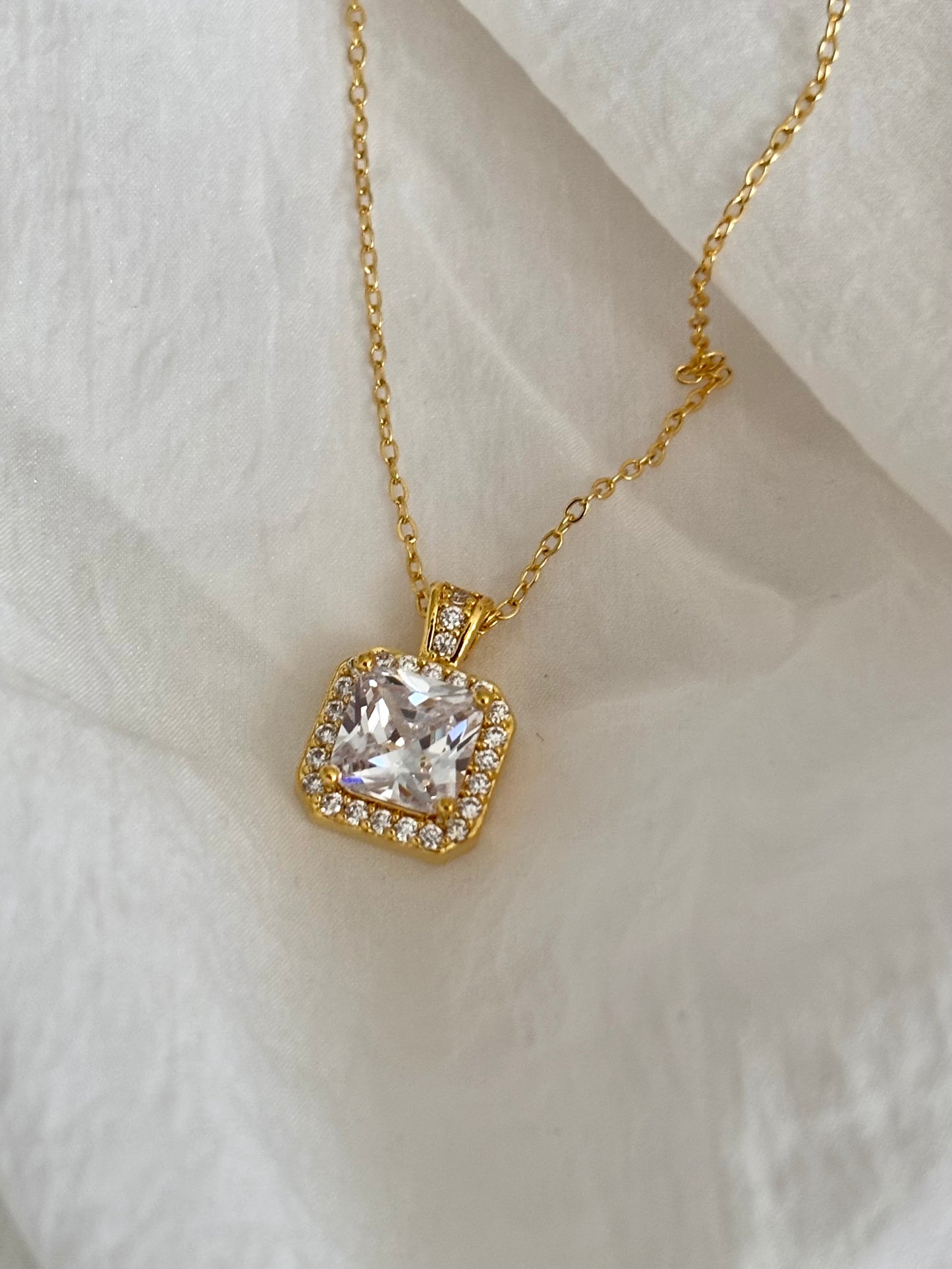 Mira necklace