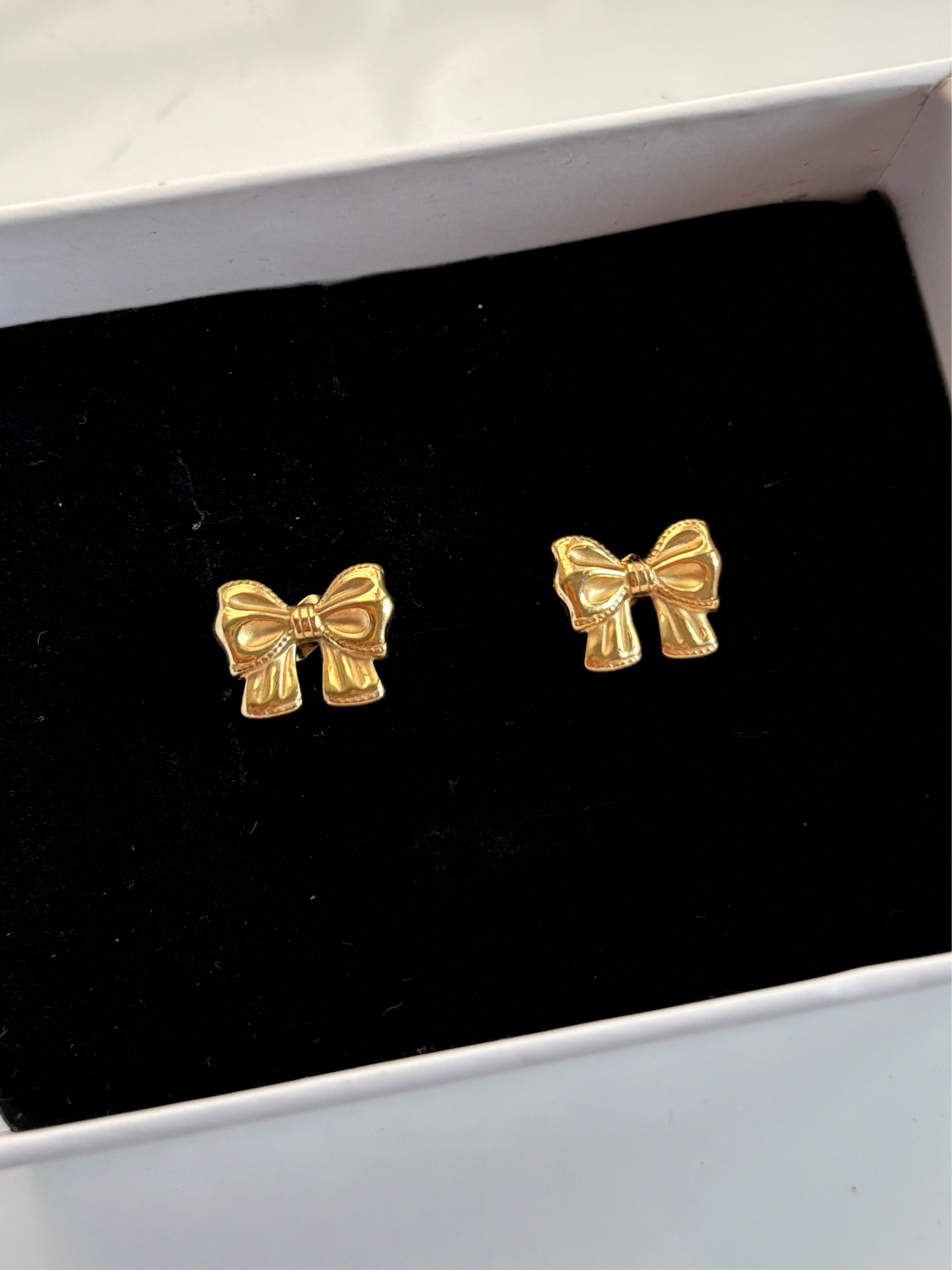 Mini Bow studs