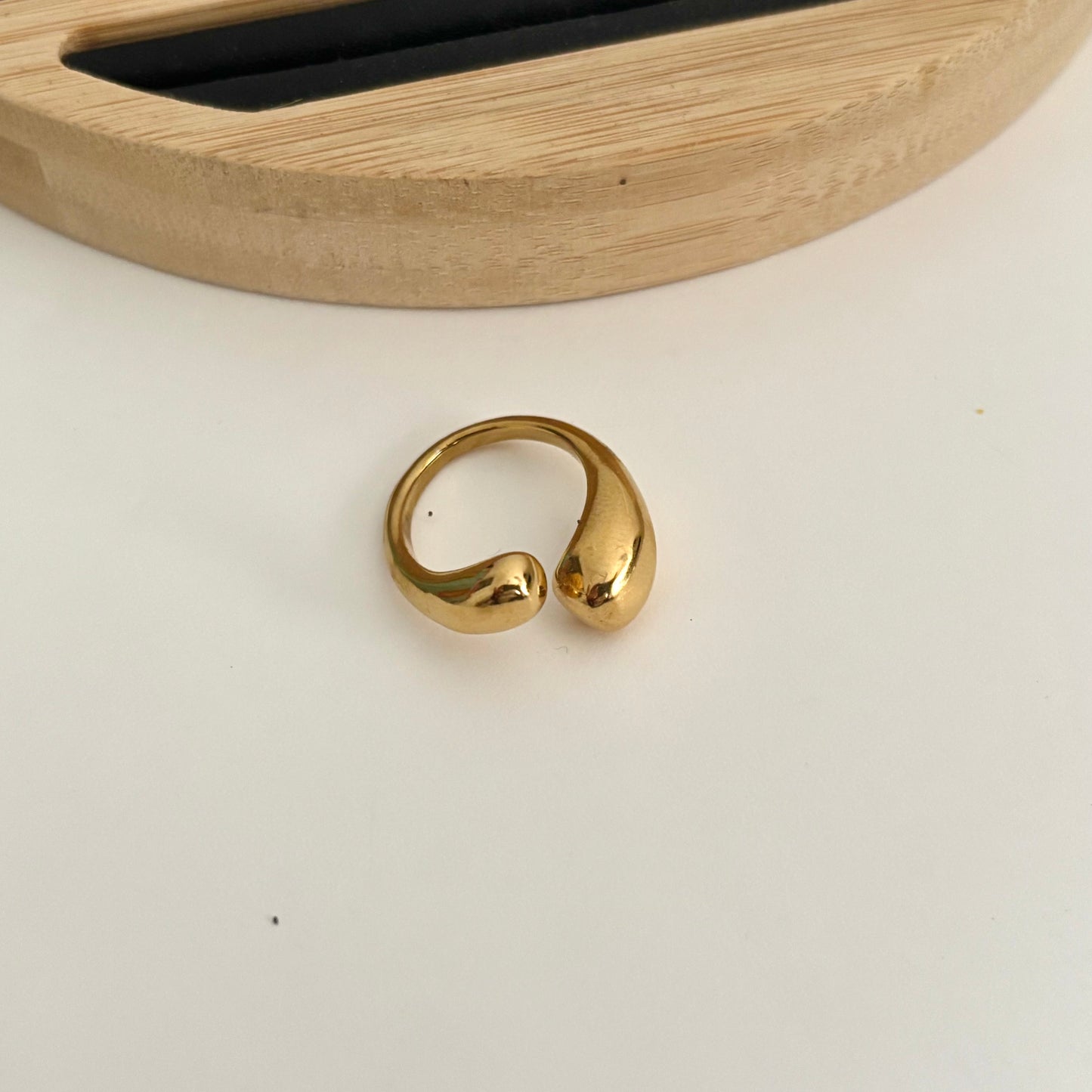 Rhea ring
