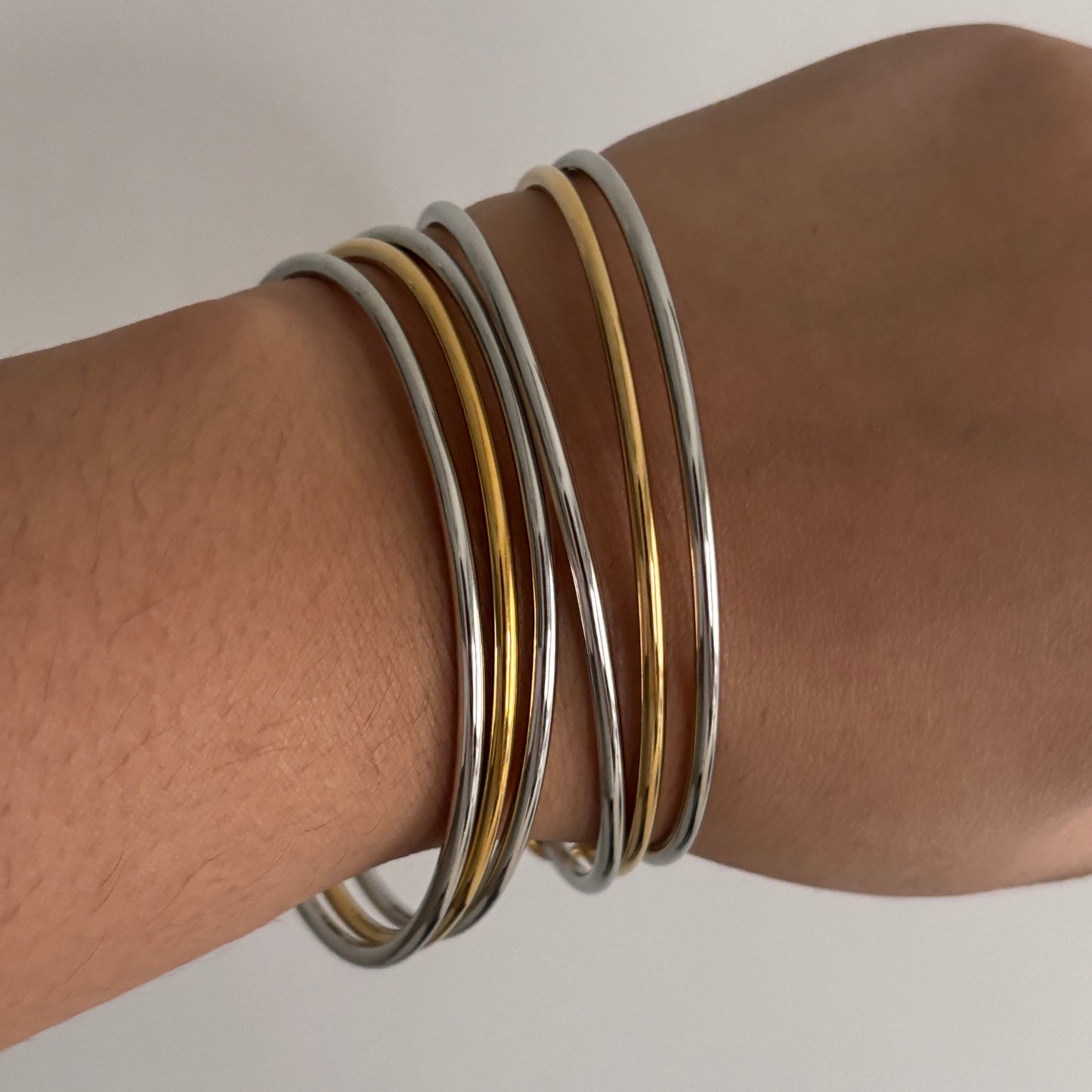 Serena mix metal stacked bangles - 18k gold plated
