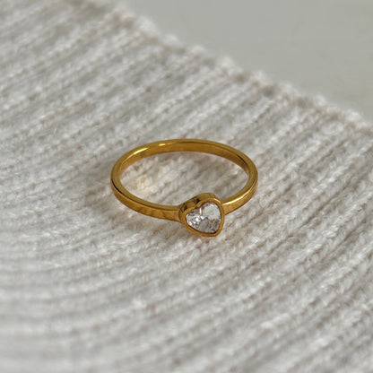 Tilted heart ring - 18k gold plated