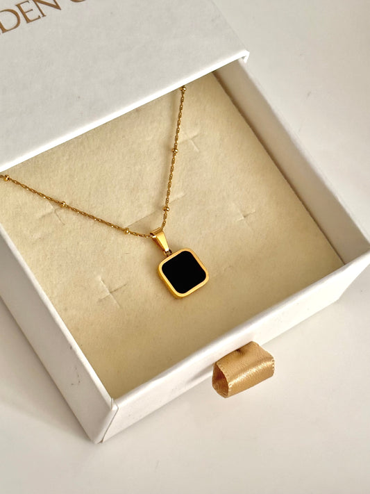Noir necklace