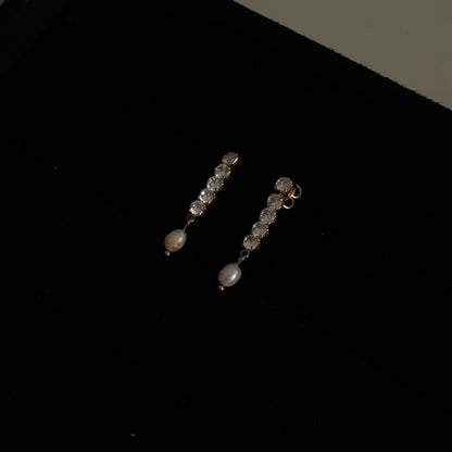 Diva dangler earrings - 18k gold plated