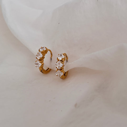 Snowflake huggie earrings - 18k gold plated