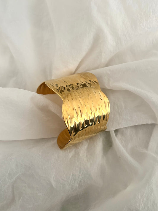 the regency cuff