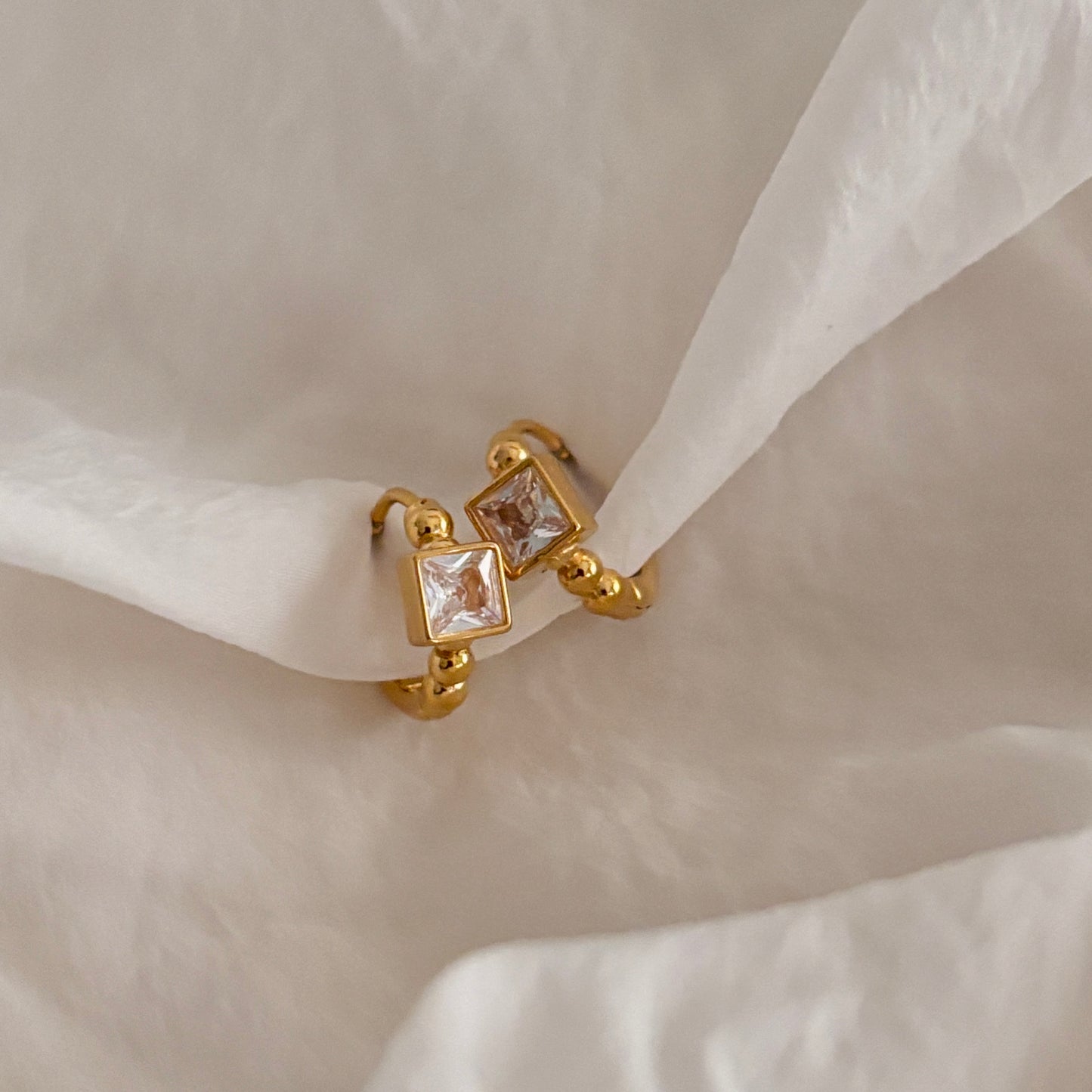 Kairo huggie earrings - 18k gold plated