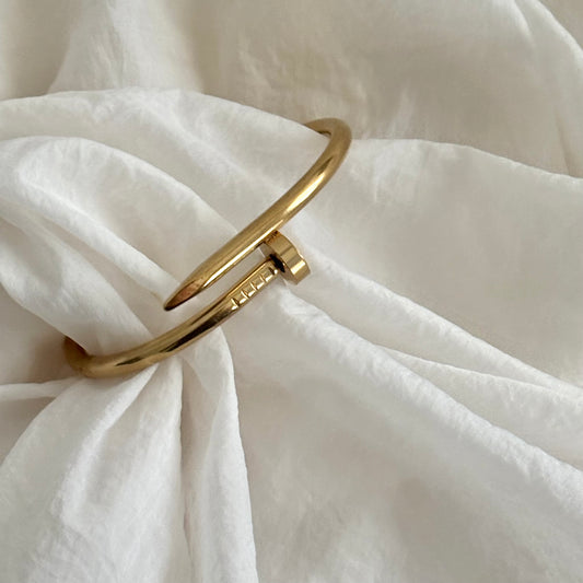 nail band