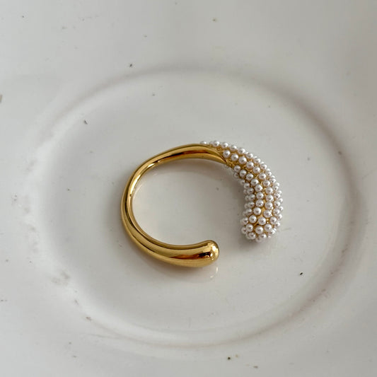 Layla pearl ring