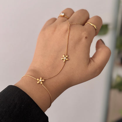 Daisy bloom Handchain - 18k gold plated
