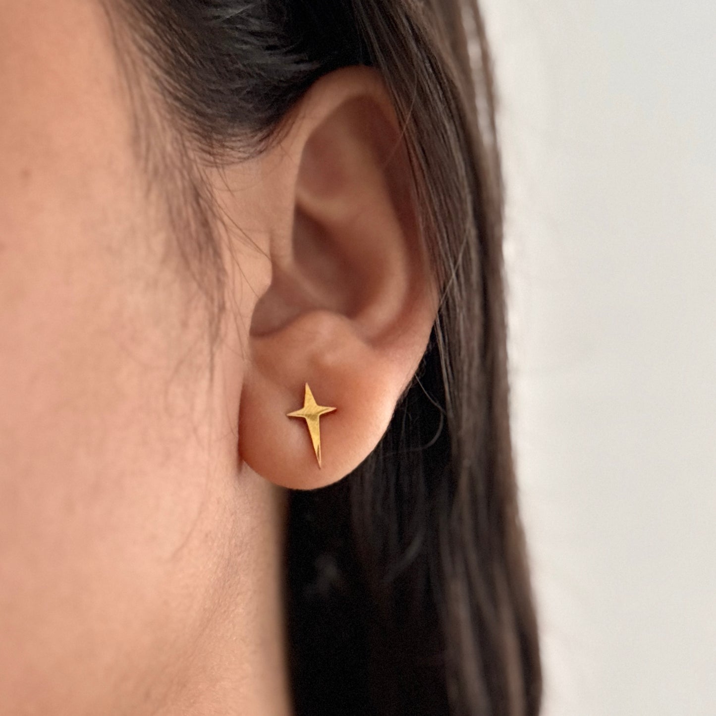 Marcus stud earrings - 18k gold plated