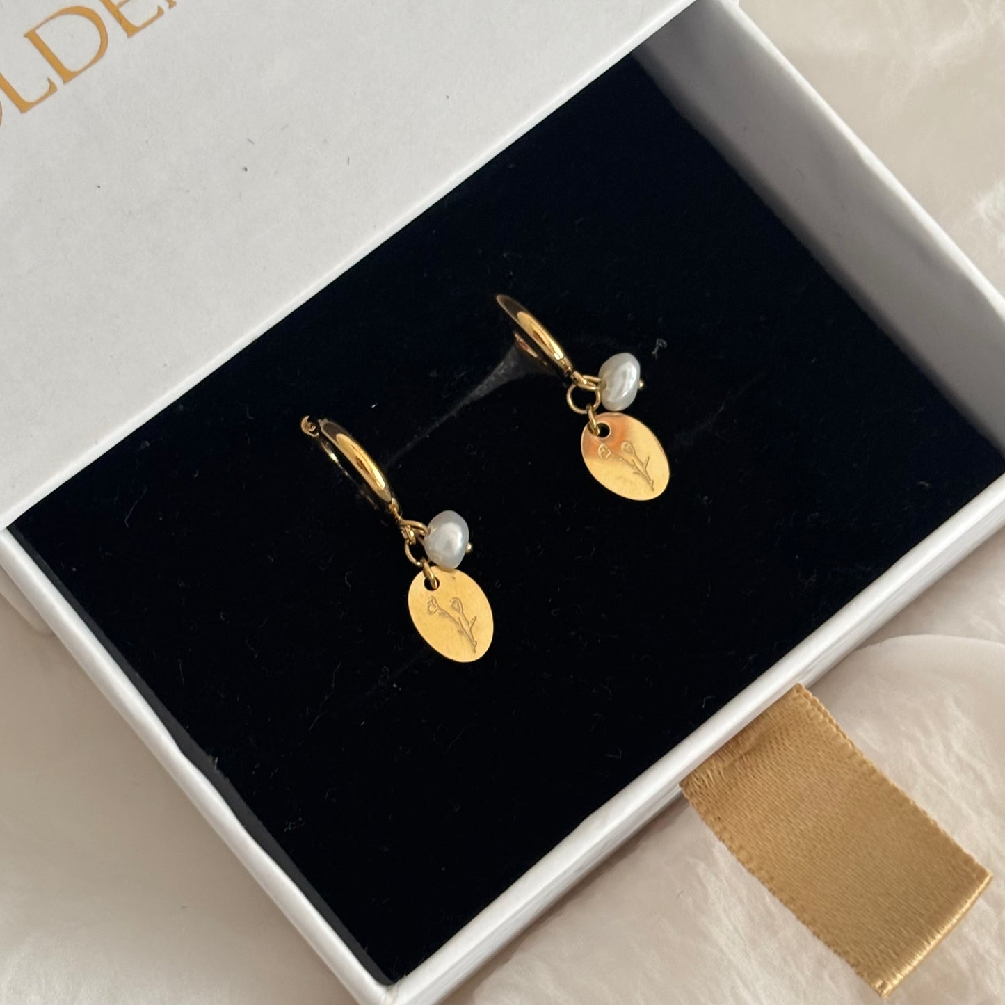 Evelyn drop earrings