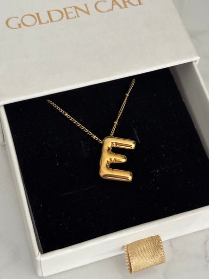 Initial necklace : E - 18k gold plated