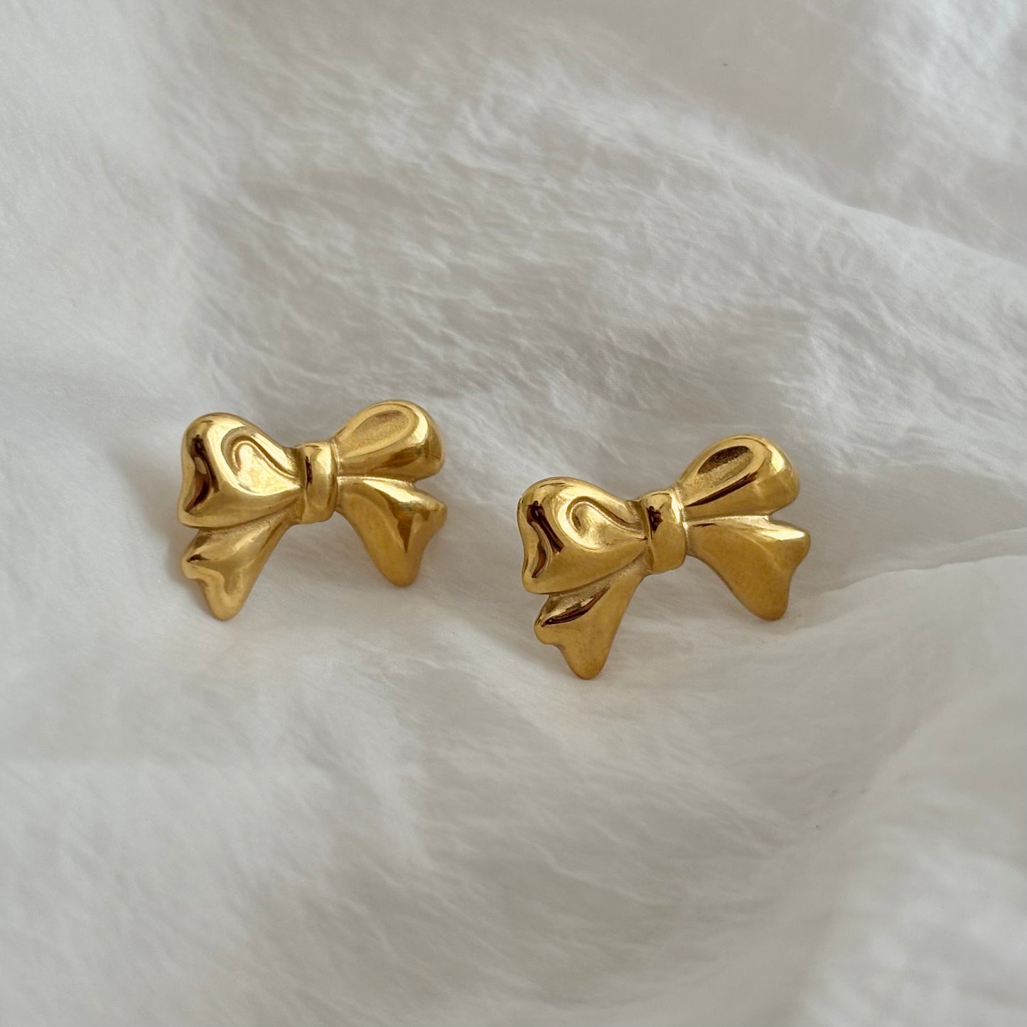 Charlotte bow studs