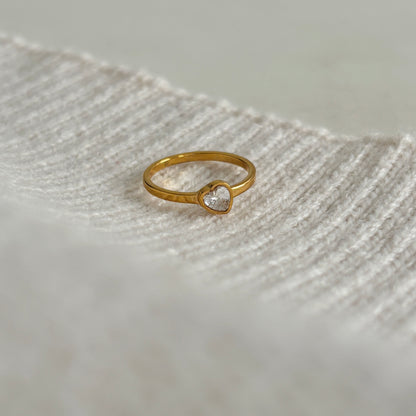 Tilted heart ring - 18k gold plated