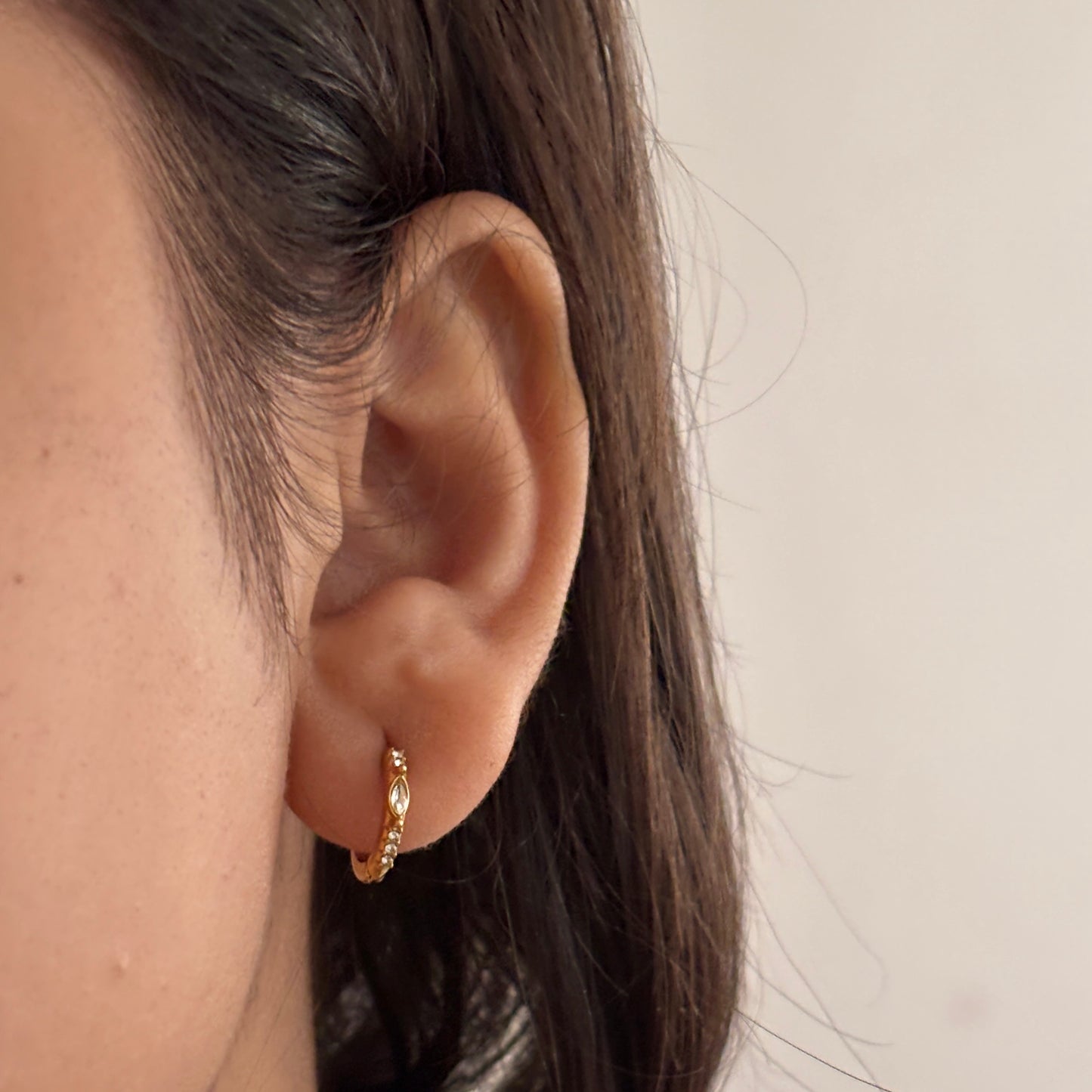 Zuri huggie earrings - 18k gold plated