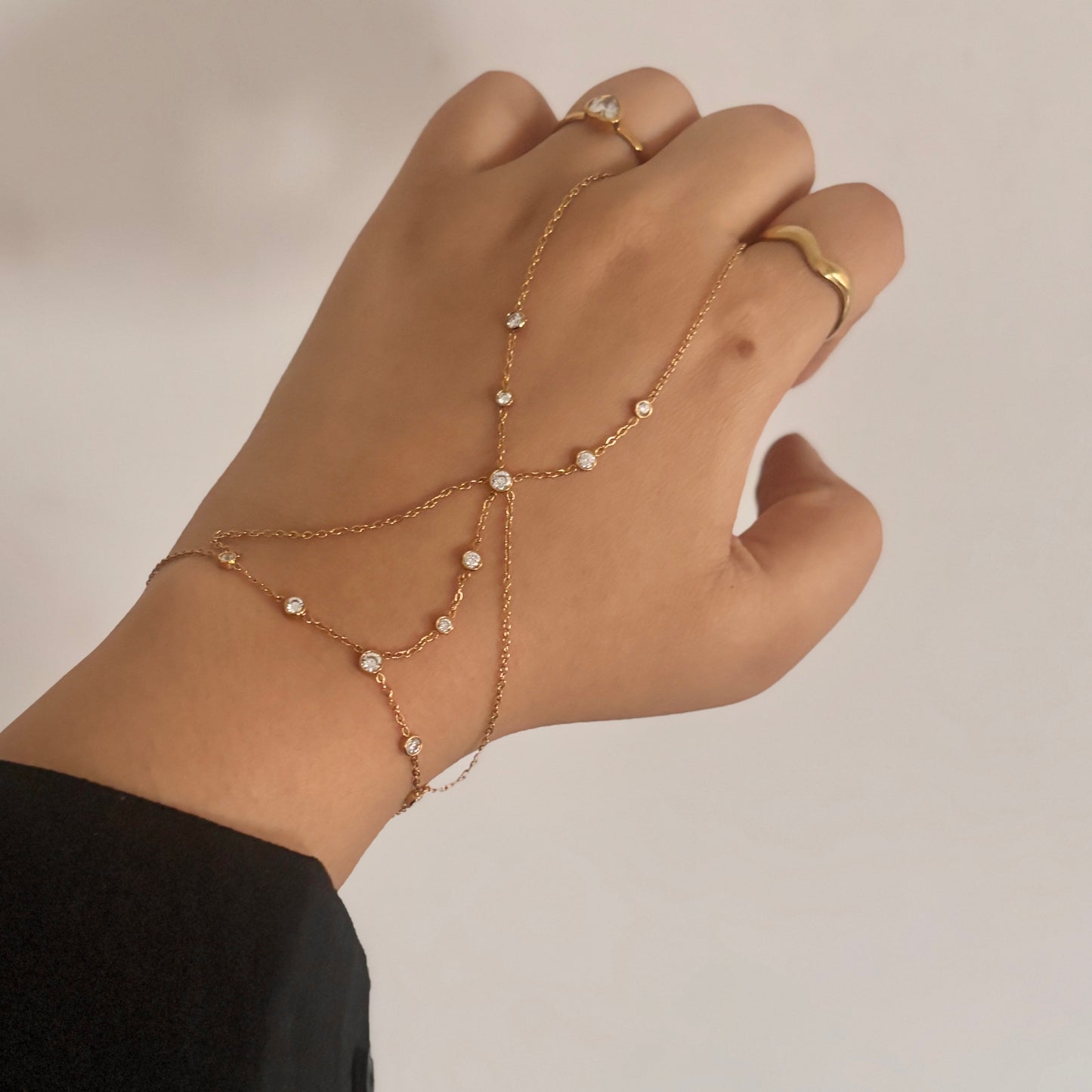 Jasmine Handchain - 18k gold plated
