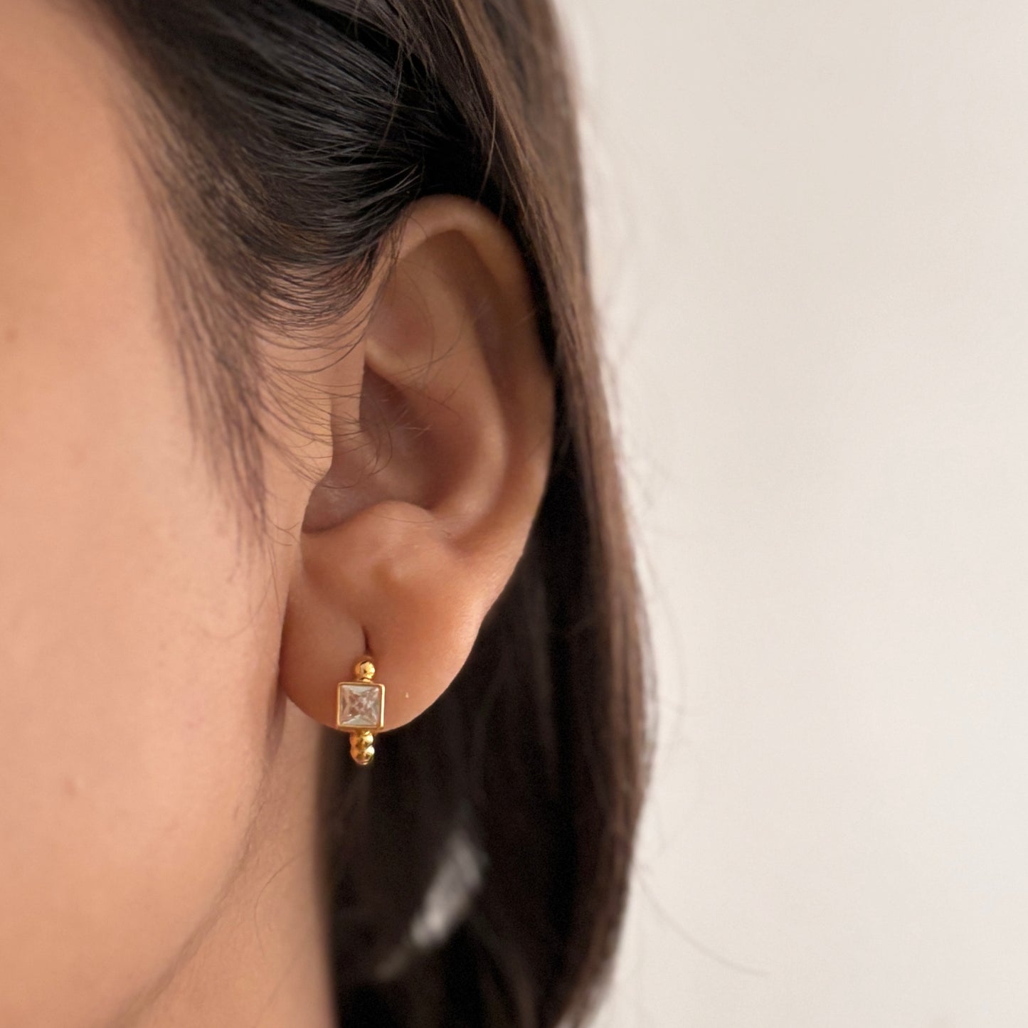 Kairo huggie earrings - 18k gold plated